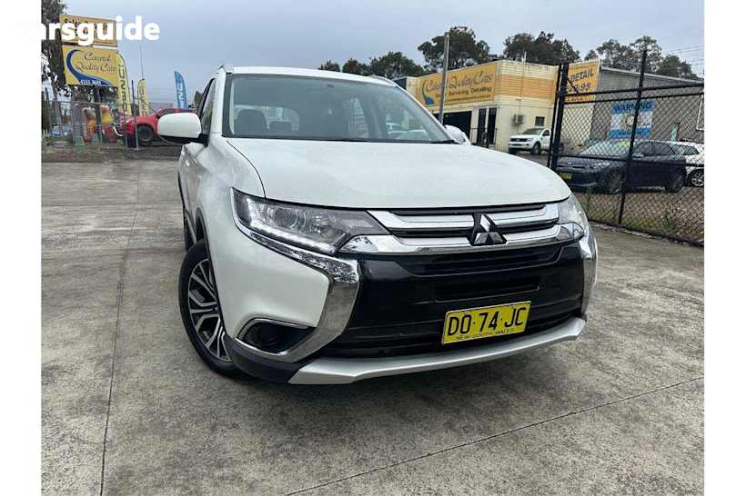 White 2018 Mitsubishi Outlander Wagon Es 5 Seat (Awd)