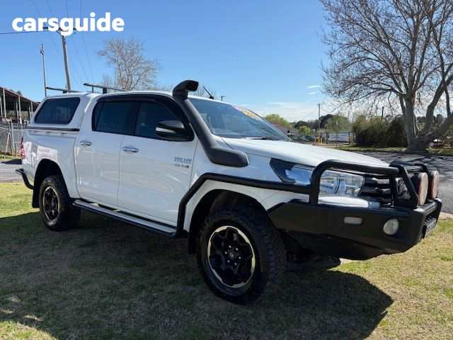White 2015 Toyota Hilux Dual Cab Utility Sr (4X4)