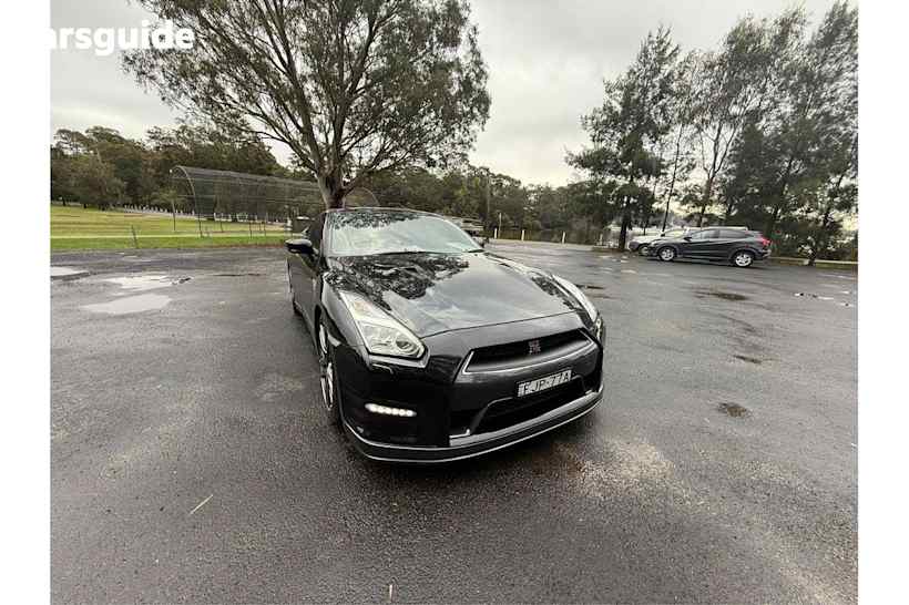 Black 2015 Nissan GT-R Coupe Premium Edition