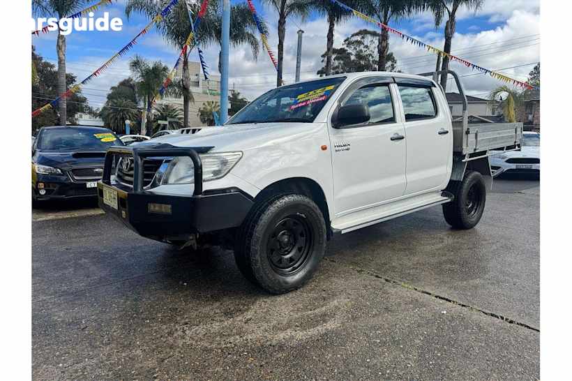White 2014 Toyota Hilux OtherCar SR 4X4