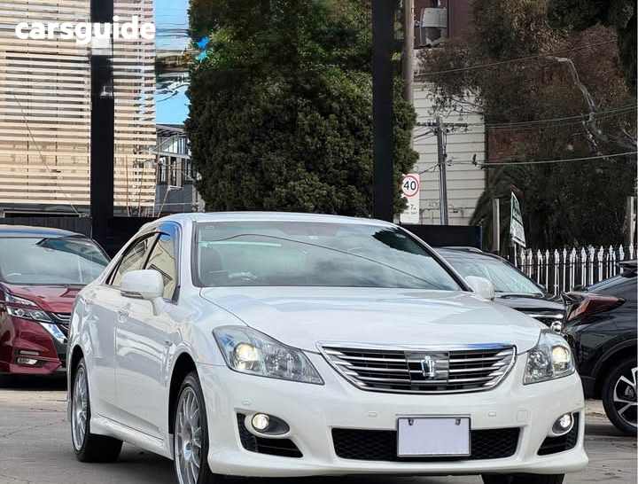 White 2008 Toyota Crown Sedan Majesta (Hybrid)