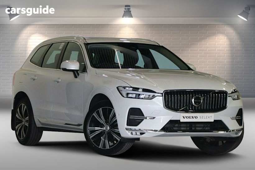 White 2024 Volvo XC60 Wagon Ultimate B5 Bright Mhev