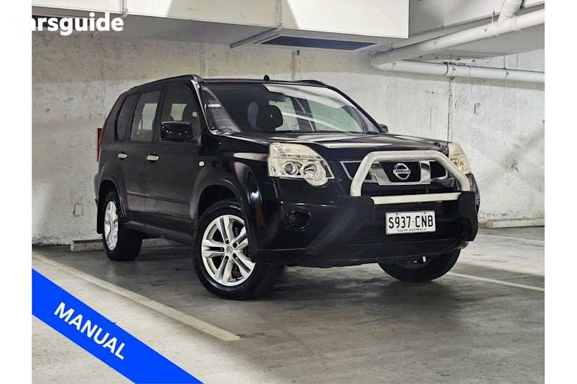 Black 2013 Nissan X-Trail SUV ST F