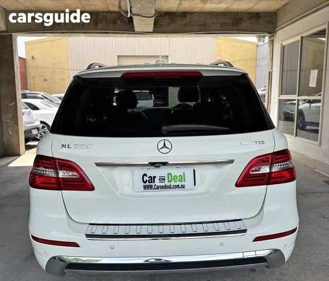 White 2012 Mercedes-Benz ML250 Wagon Cdi Bluetec (4X4)