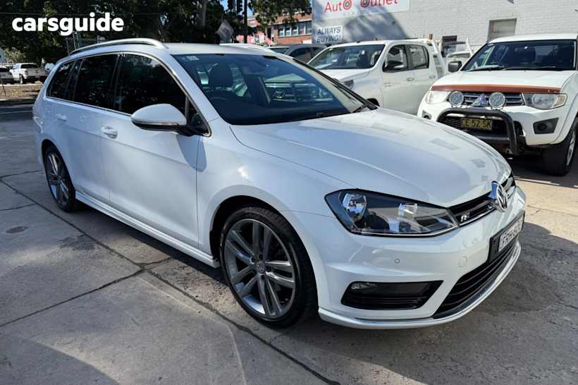 White 2016 Volkswagen Golf Wagon 110 Tsi Highline
