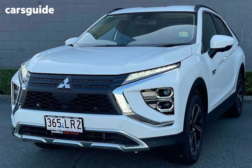 White 2023 Mitsubishi Eclipse Cross Wagon PHEV AWD Aspire