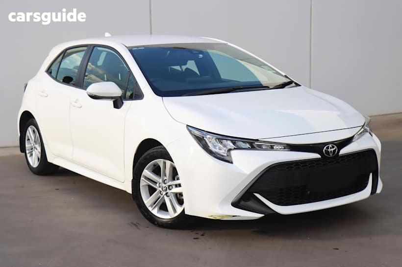 White 2022 Toyota Corolla Hatch ASCENT SPORT F
