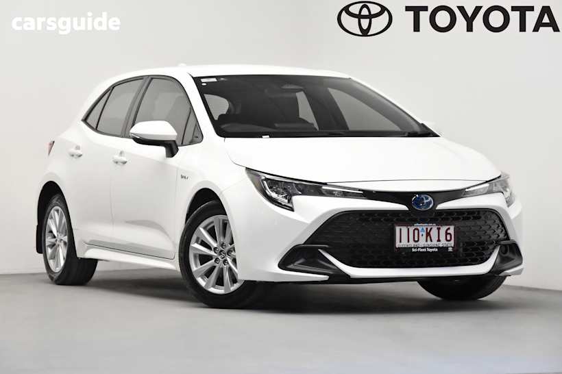 White 2024 Toyota Corolla Hatch ASCENT SPORT HYBRID F