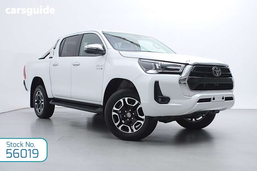 White 2023 Toyota Hilux Double Cab Pick Up Sr5 (4X4)