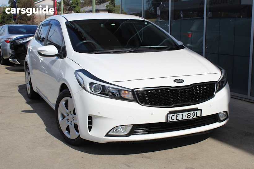 White 2016 Kia Cerato Hatchback S