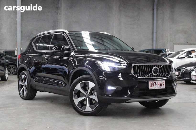 Black 2022 Volvo XC40 Wagon Plus B4 Mhev