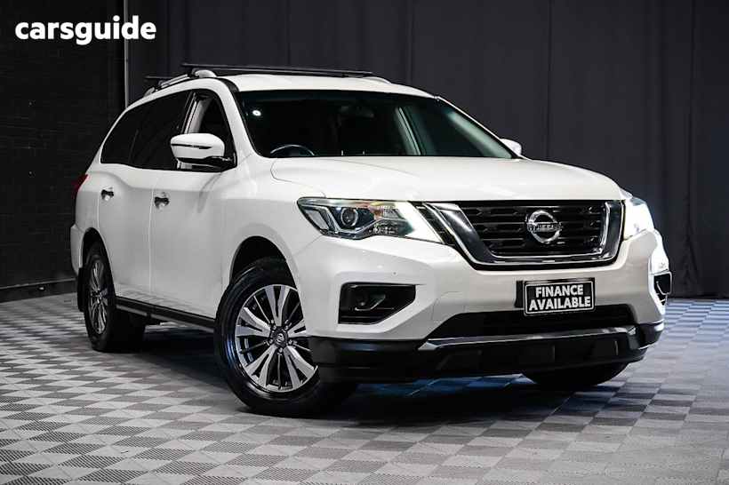 White 2018 Nissan Pathfinder Wagon St (4X2)