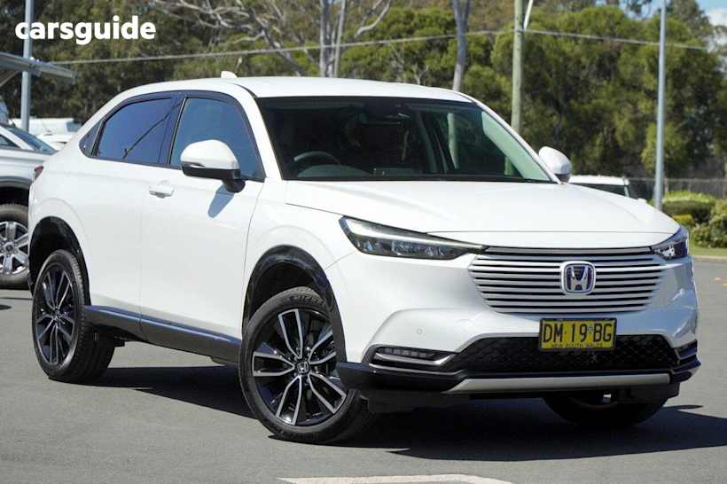 White 2024 Honda HR-V SUV E:HEV L F