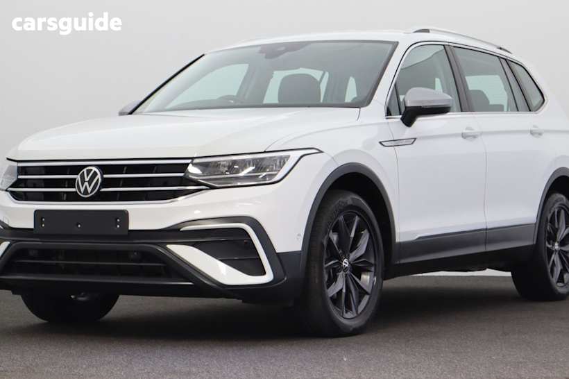 White 2023 Volkswagen Tiguan SUV 110TSI LIFE ALLSPACE F