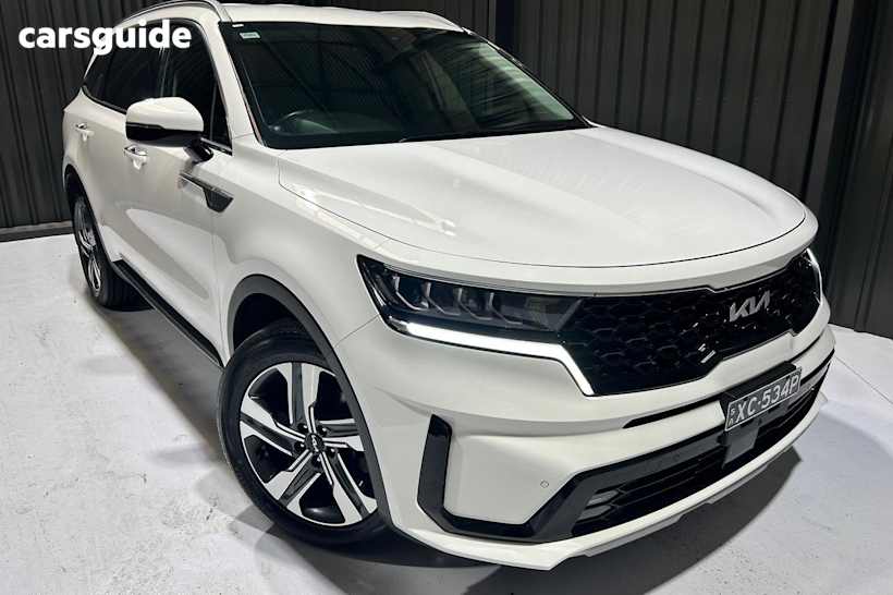 White 2022 Kia Sorento SUV SPORT 4X4