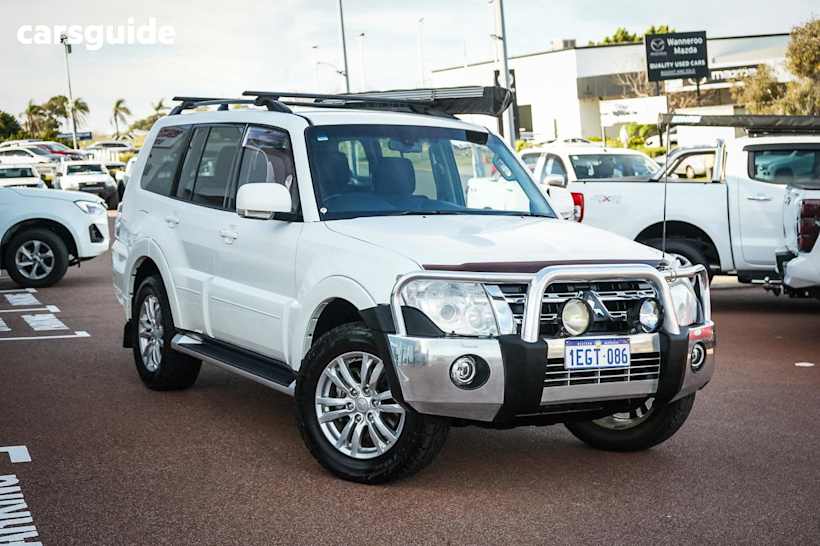 White 2013 Mitsubishi Pajero Wagon Vr-X Lwb (4X4)