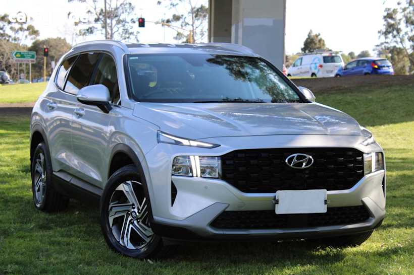 Silver 2021 Hyundai Santa FE SUV ACTIVE 4X4