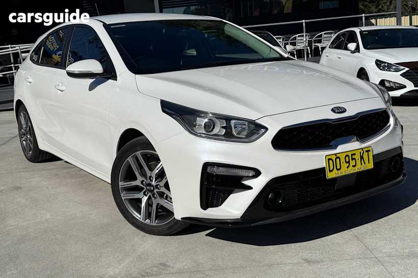 White 2018 Kia Cerato Hatch SPORT+ F
