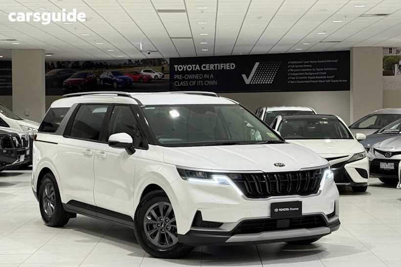 White 2021 Kia Carnival Wagon S