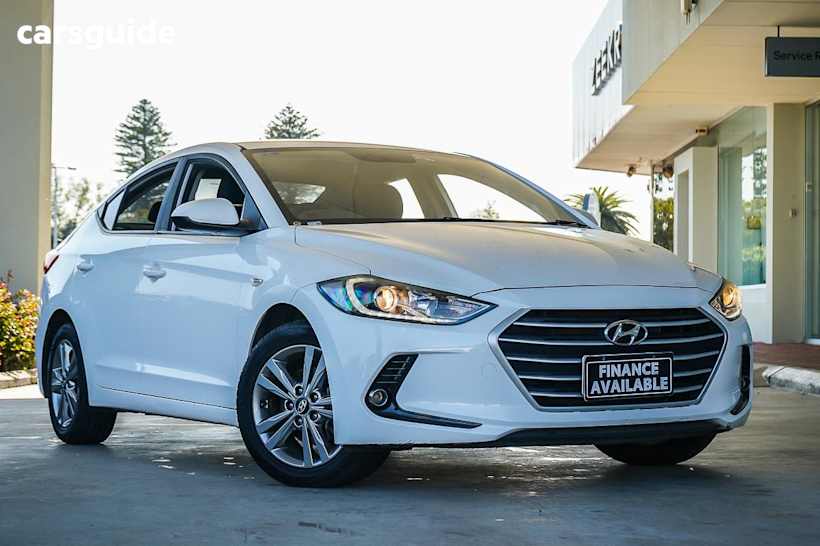 White 2017 Hyundai Elantra Sedan Active 2.0 Mpi