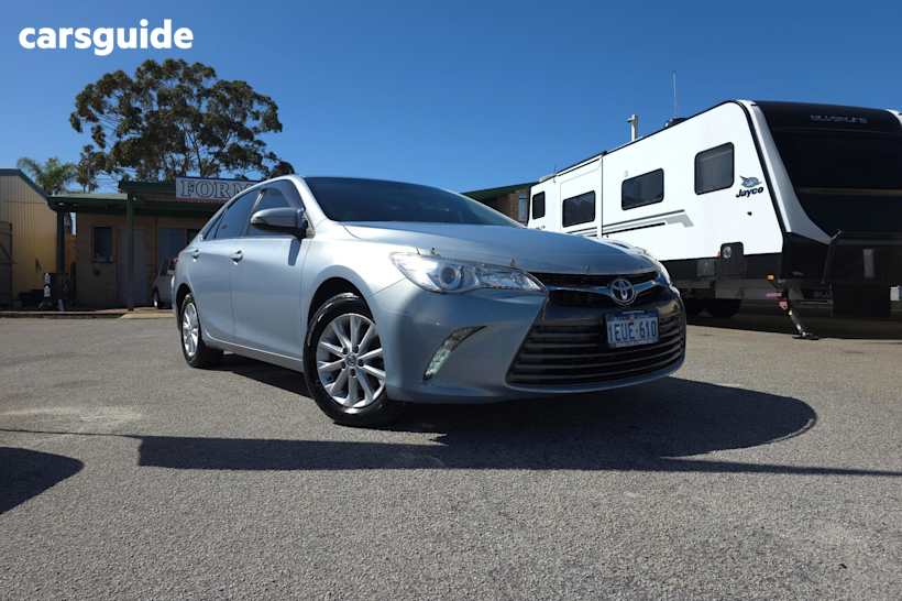 Blue 2015 Toyota Camry Sedan ALTISE F