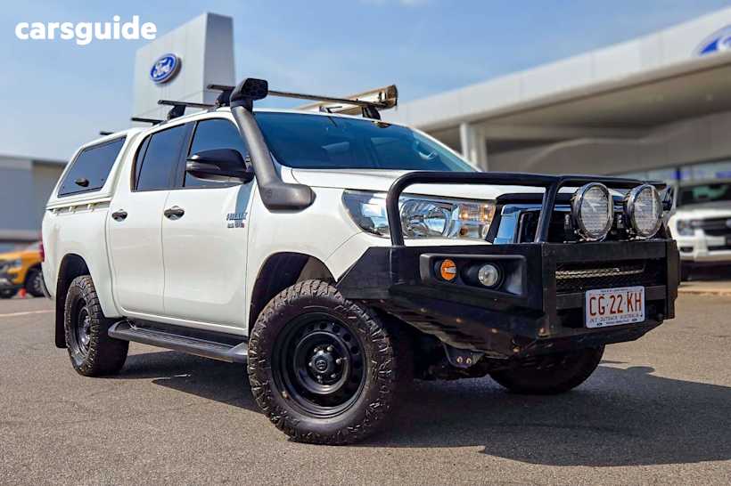 White 2019 Toyota Hilux Ute Tray SR 4X4