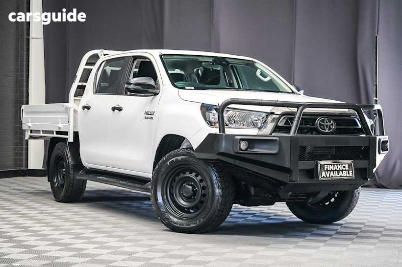 White 2022 Toyota Hilux Double Cab Chassis Sr (4X4)