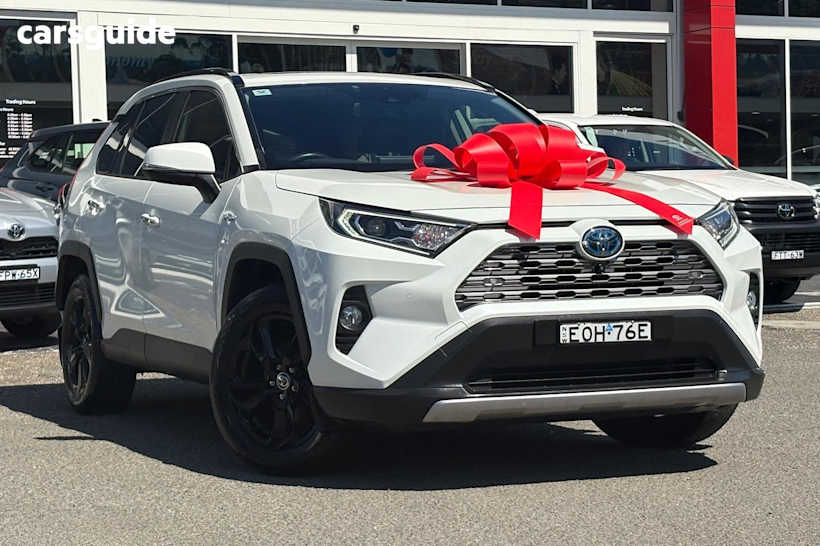 White 2021 Toyota RAV4 SUV CRUISER 4X4