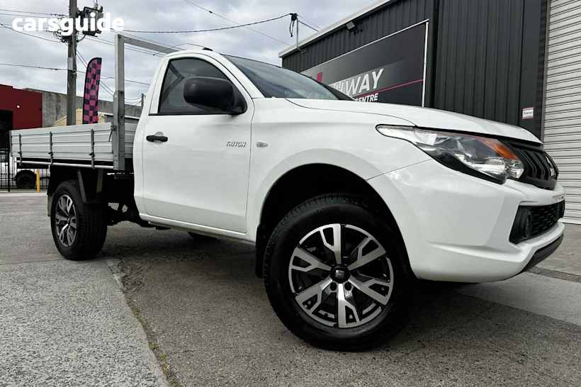 White 2016 Mitsubishi Triton Cab Chassis Glx