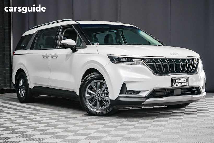 White 2022 Kia Carnival Wagon S