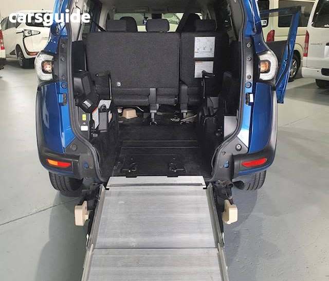 Blue 2016 Toyota Sienta Hatch WELCAB