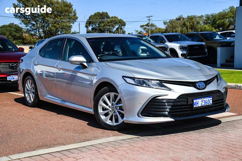 Silver 2024 Toyota Camry Sedan ASCENT F