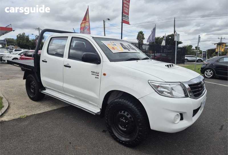 White 2015 Toyota Hilux Dual Cab Chassis Sr (4X4)