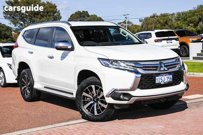 White 2016 Mitsubishi Pajero Sport SUV GLS 4X4