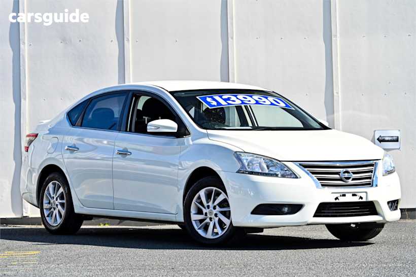 White 2015 Nissan Pulsar Sedan ST-L F