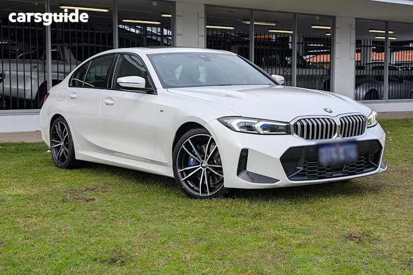 White 2023 BMW 3 Sedan 330I M SPORT R