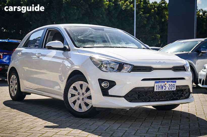 White 2023 Kia RIO Hatchback S