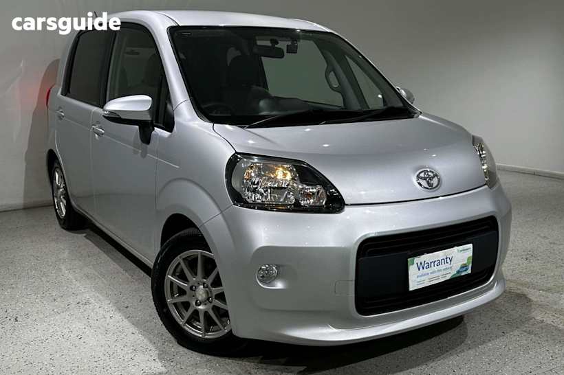 Silver 2015 Toyota Porte Hatch (NO BADGE)