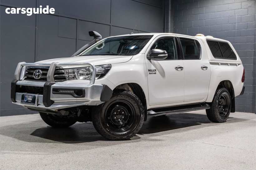 White 2017 Toyota Hilux Ute Tray SR 4X4