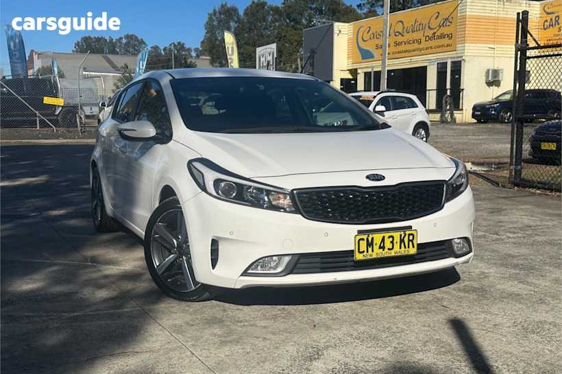 White 2017 Kia Cerato Hatchback Sport