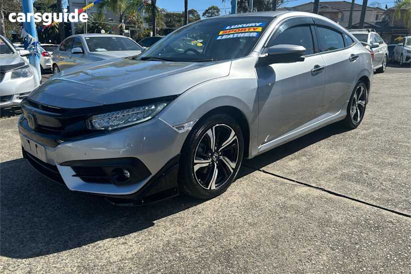 Silver 2017 Honda Civic Sedan RS F