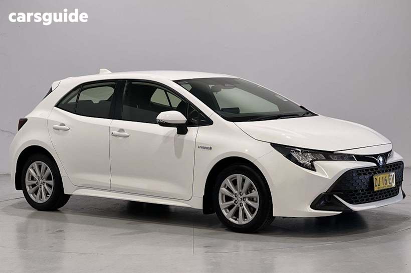White 2023 Toyota Corolla Hatch ASCENT SPORT HYBRID F