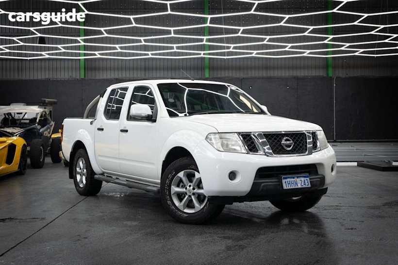White 2013 Nissan Navara Dual Cab Pick-up St (4X4)