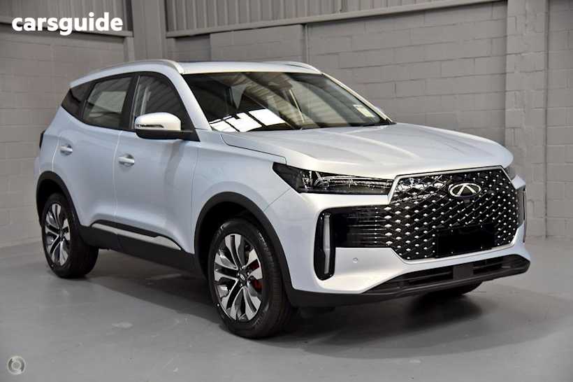Silver 2025 Chery Tiggo 4 SUV ULTIMATE F