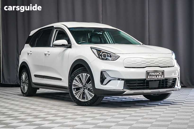 White 2022 Kia Niro Wagon Plus Hev