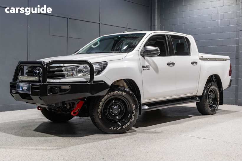 White 2018 Toyota Hilux Ute Tray SR 4X4