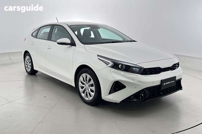 White 2023 Kia Cerato Hatchback S