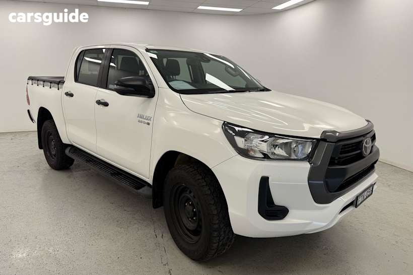 White 2022 Toyota Hilux Double Cab Pick Up Sr (4X4)