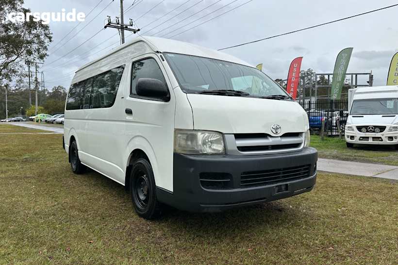 White 2007 Toyota HiAce Bus Commuter
