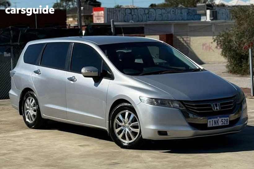 Silver 2013 Honda Odyssey SUV F